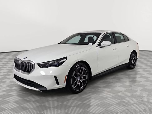 Used 2026 BMW 530i RWD image 4