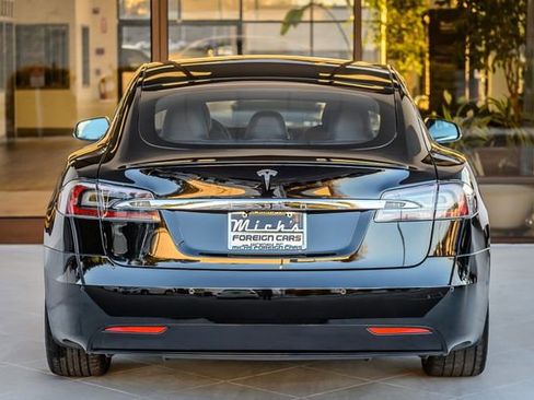 Used 2021 Tesla Model S Performance image 9