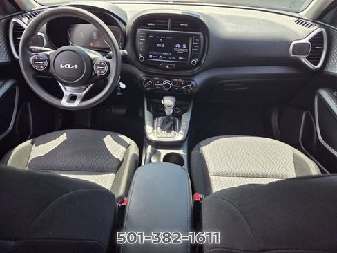 Used 2023 Kia Soul LX w/ LX Technology Package FWD image 12