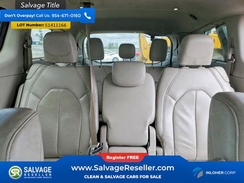 Used 2017 Chrysler Pacifica Touring-L Plus w/ Advanced Safetytec Group FWD image 13