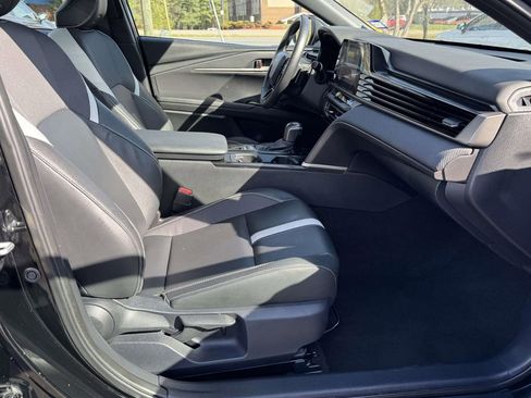 Used 2025 Toyota Camry SE image 15