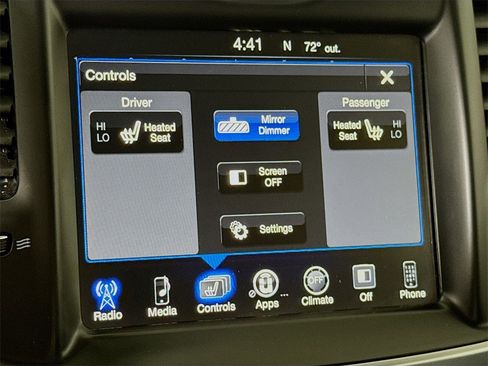 Used 2016 Chrysler 300 Limited image 10