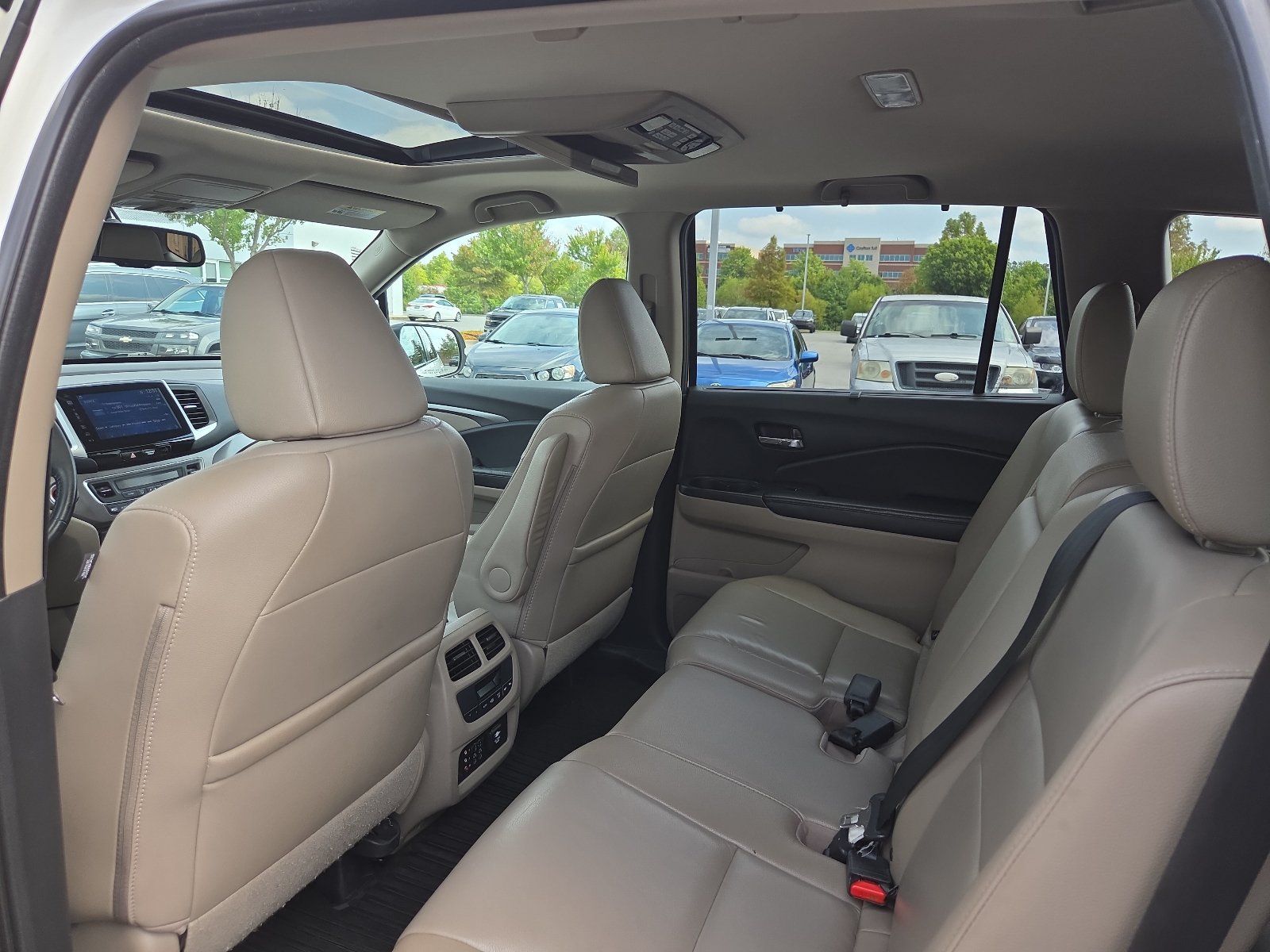 Used 2016 Honda Pilot EX-L image 10