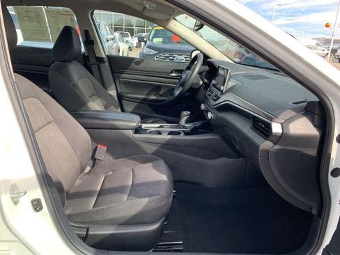 Used 2024 Nissan Altima 2.5 SV image 29