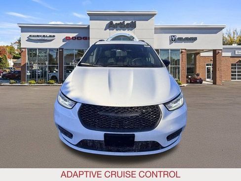 New 2026 Chrysler Pacifica Select FWD image 3