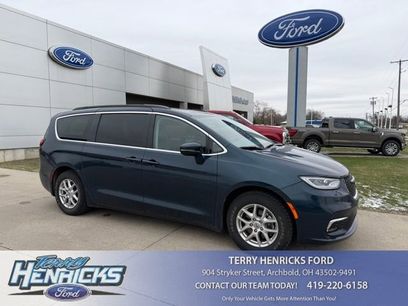 Used 2022 Chrysler Pacifica Touring-L