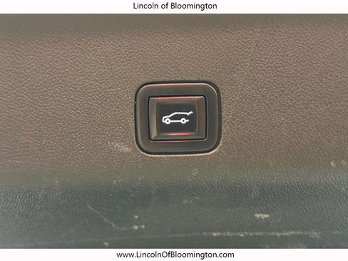 Used 2022 GMC Yukon XL Denali image 56