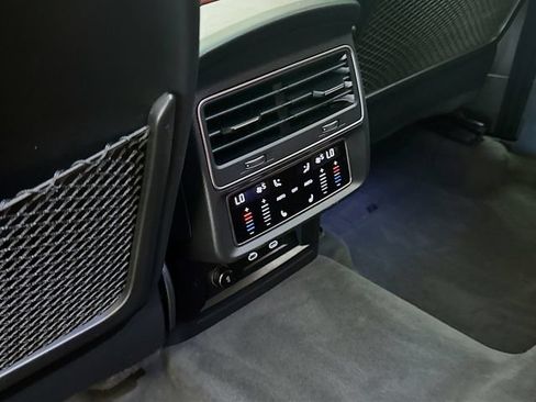 Used 2022 Audi SQ8 Prestige AWD/4WD image 27