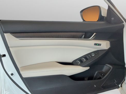 Used 2021 Honda Accord Touring image 23