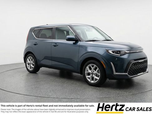Used 2025 Kia Soul LX w/ LX Technology Package FWD image 1