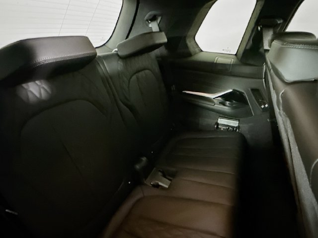 Used 2026 BMW X7 M60i AWD/4WD image 28