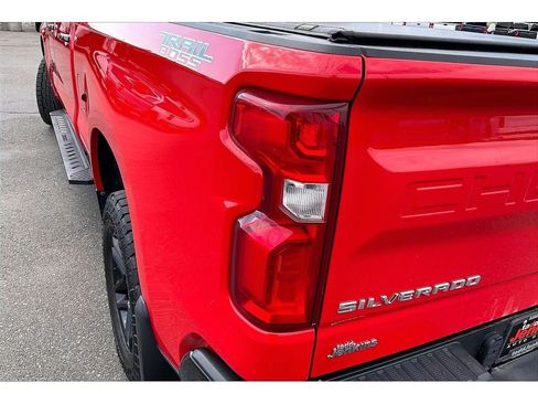 Used 2022 Chevrolet Silverado 1500 LT Trail Boss AWD/4WD image 30