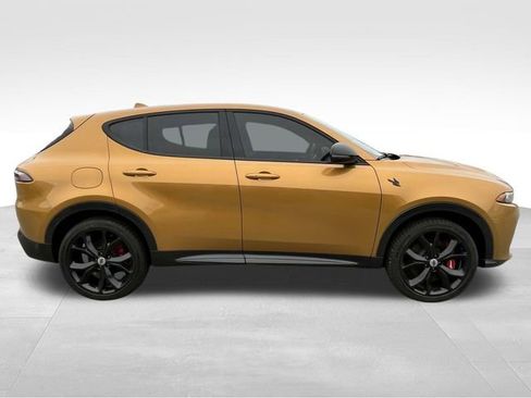 New 2024 Dodge Hornet R/T image 6