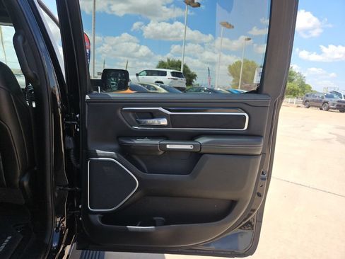 Used 2020 RAM 1500 Laramie AWD/4WD image 25