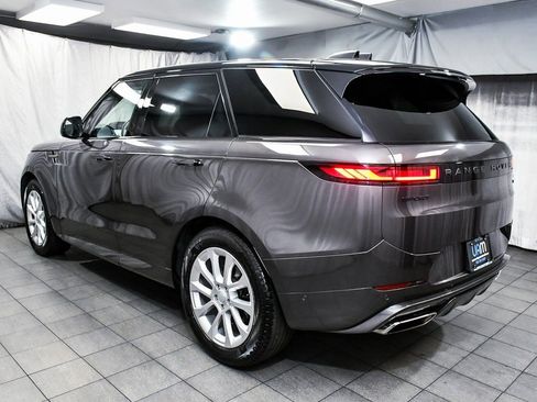 Used 2023 Land Rover Range Rover Sport SE Dynamic image 4