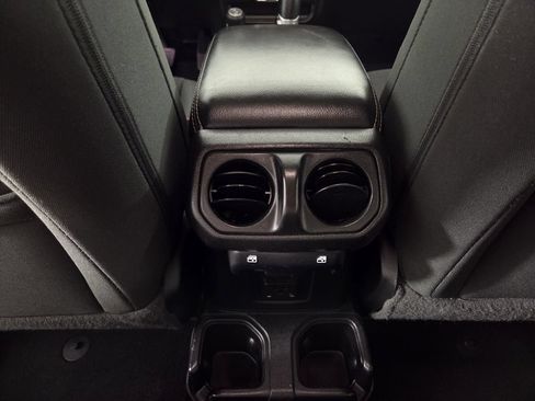 Used 2021 Jeep Wrangler Unlimited Sahara AWD/4WD image 25