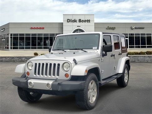 Used 2009 Jeep Wrangler Unlimited Sahara w/ Dual Top Group image 2