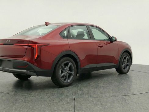 Used 2025 Kia K4 LXS image 9