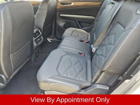 Used 2025 Volkswagen Atlas SE FWD image 26