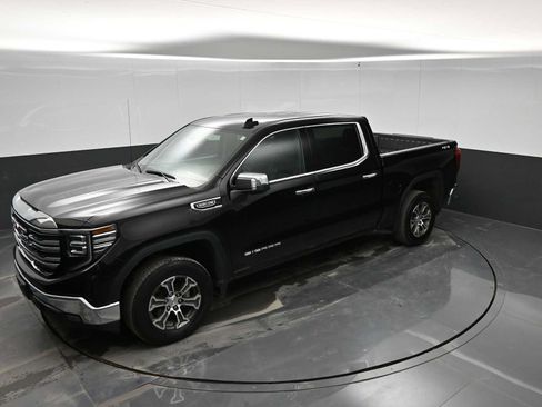 Used 2025 GMC Sierra 1500 SLT AWD/4WD image 27