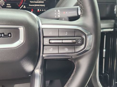 Used 2025 GMC Yukon Denali AWD/4WD image 28