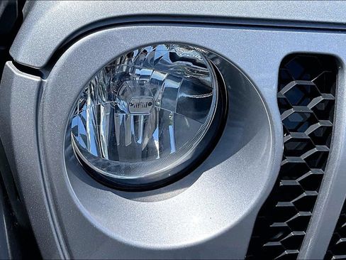 Used 2020 Jeep Gladiator Sport w/ Quick Order Package 24S AWD/4WD image 33