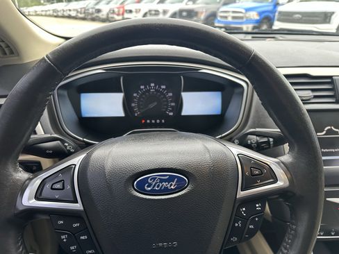 Used 2015 Ford Fusion SE w/ Equipment Group 202A FWD image 12