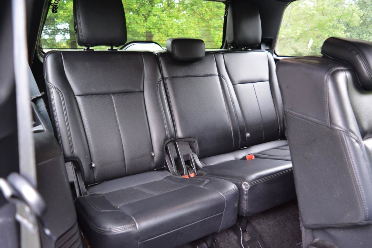 Used 2019 Ford Expedition XLT w/ Equipment Group 201A AWD/4WD image 17