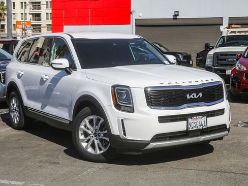 Used 2022 Kia Telluride LX AWD/4WD image 2