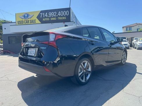 Used 2020 Toyota Prius XLE image 4