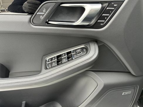 Certified 2026 Porsche Macan AWD/4WD image 27