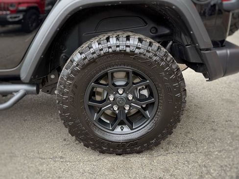 Used 2025 Jeep Wrangler Unlimited Sport AWD/4WD image 17