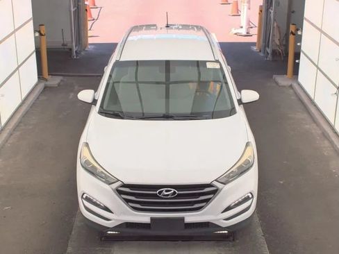 Used 2017 Hyundai Tucson SE w/ SE Popular Package 02 FWD image 3