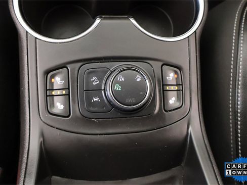 Used 2024 GMC Terrain SLT image 7