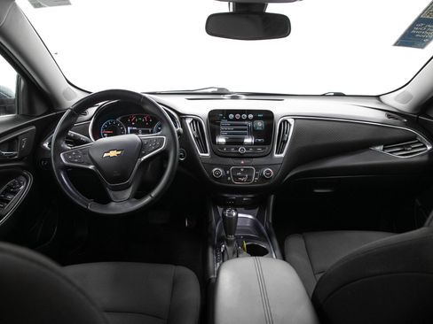 Used 2018 Chevrolet Malibu LT FWD image 14