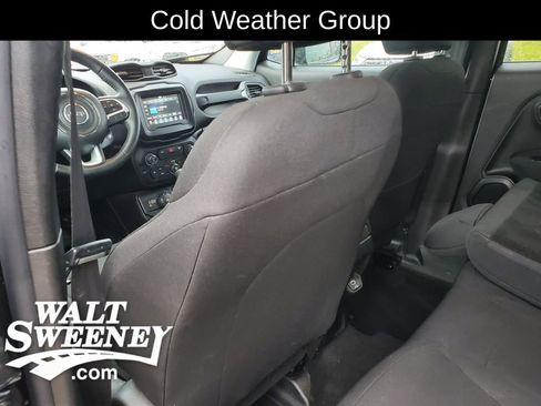 Used 2019 Jeep Renegade Latitude w/ Cold Weather Group image 11