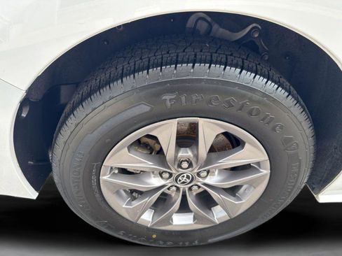 Used 2023 Toyota Sienna LE FWD image 37