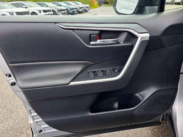 Used 2022 Toyota RAV4 SE w/ Weather & Moonroof Package AWD/4WD image 26