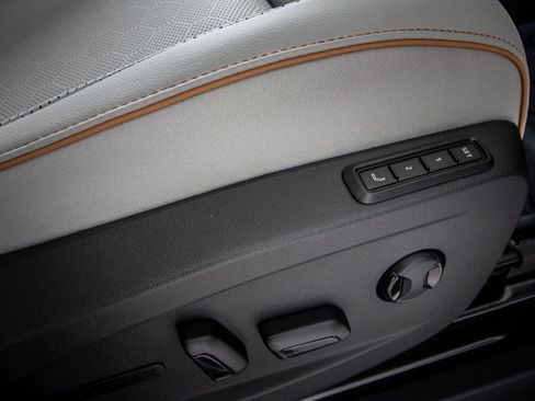 New 2025 Volkswagen ID. Buzz 1st Edition image 44