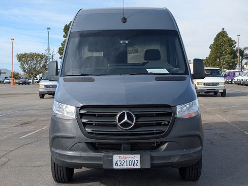 Used 2019 Mercedes-Benz Sprinter 144 image 3