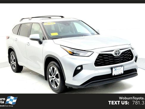Certified 2024 Toyota Highlander XLE image 1