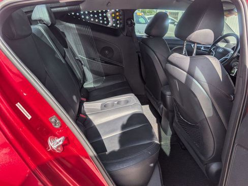 Used 2014 Hyundai Veloster RE:FLEX Edition image 12