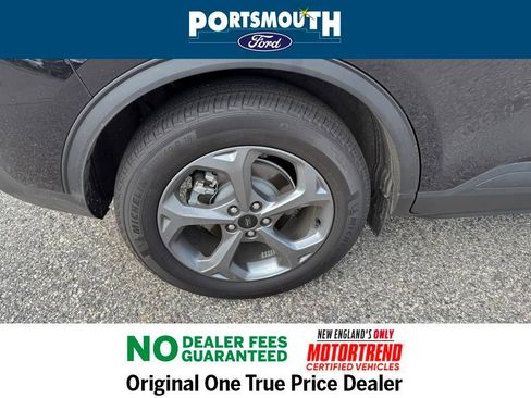 Used 2025 Ford Escape ST-Line w/ Tech Pack #1 AWD/4WD image 35