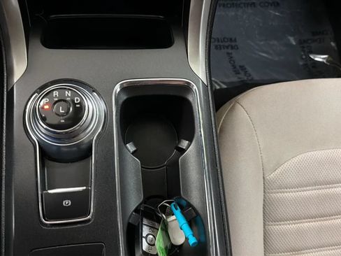 Used 2020 Ford Fusion SE FWD image 12