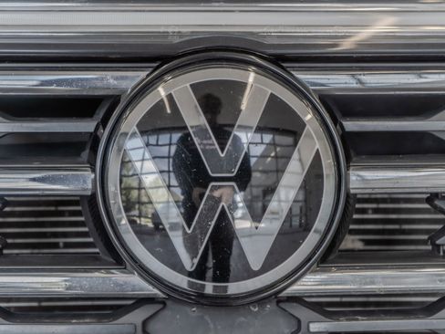 Used 2024 Volkswagen Atlas SE AWD/4WD image 5