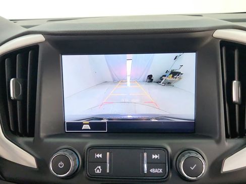 Used 2023 GMC Terrain SLT image 34