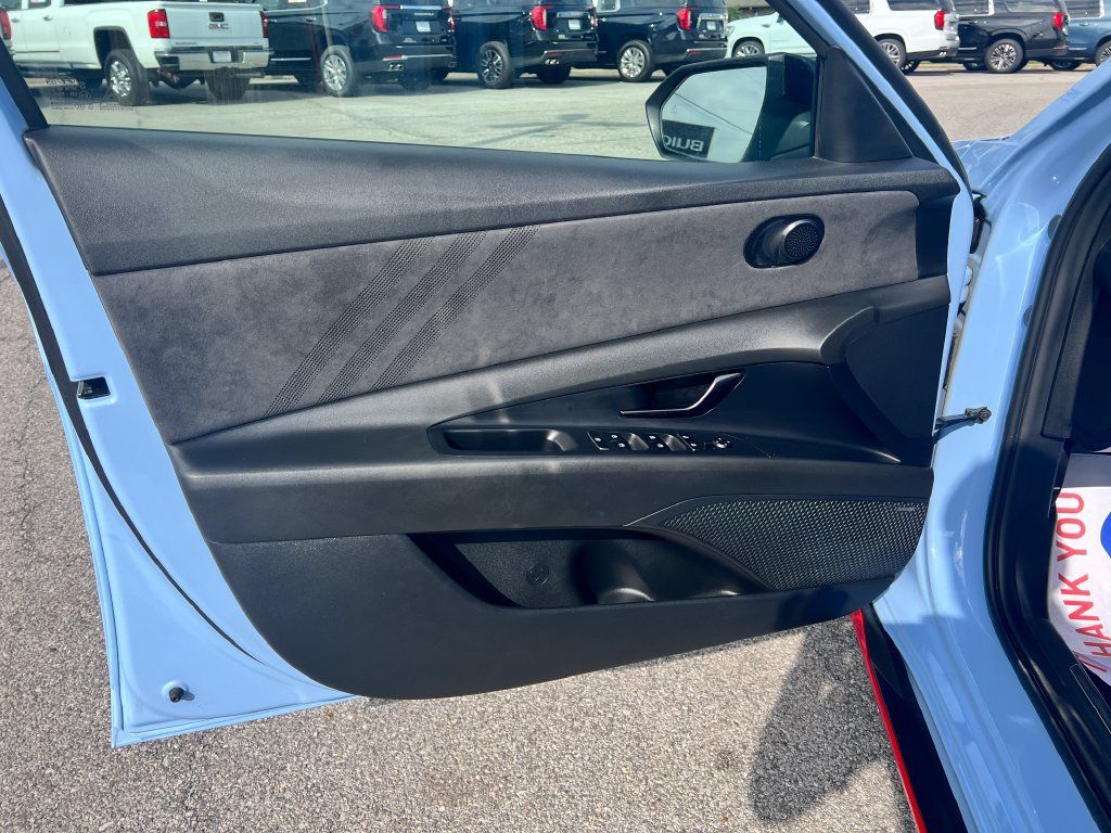 Used 2023 Hyundai Elantra N w/ Preferred Accessory Package FWD image 16