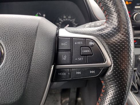 Used 2021 Toyota Sienna XSE image 27