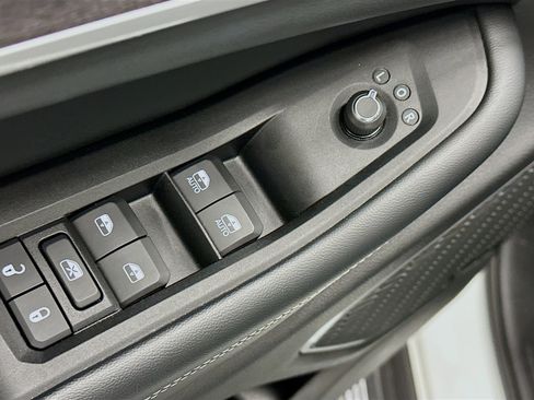 Used 2022 Jeep Grand Cherokee Limited 4xe w/ Luxury Tech Group II AWD/4WD image 15