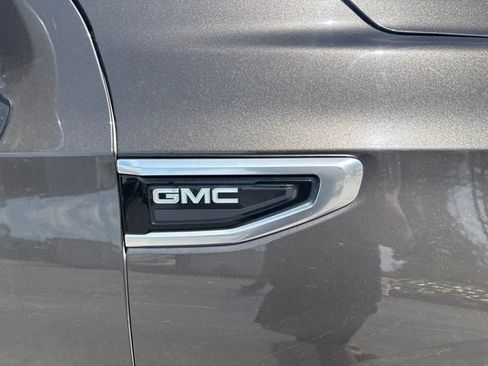 Used 2021 GMC Yukon XL Denali w/ Denali Ultimate Package AWD/4WD image 6